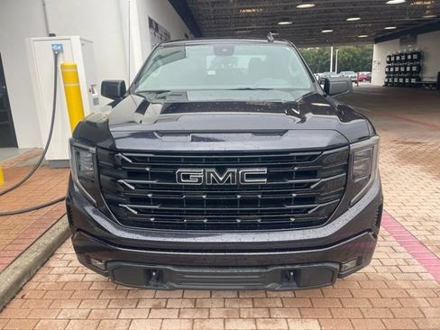 Used 2023 GMC Sierra 1500 Elevation RWD image 2