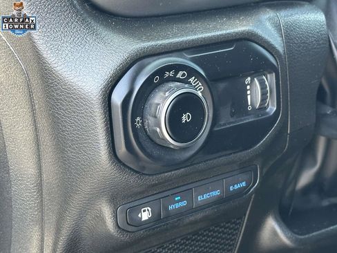 Used 2023 Jeep Wrangler Unlimited w/ Cold Weather Group AWD/4WD image 18