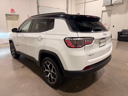 Used 2025 Jeep Compass Limited AWD/4WD image 7