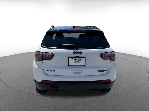 Used 2025 Jeep Compass Trailhawk image 12