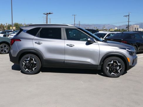 New 2026 Kia Seltos EX image 2
