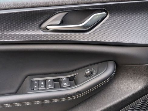 Certified 2024 Jeep Grand Cherokee Altitude image 16