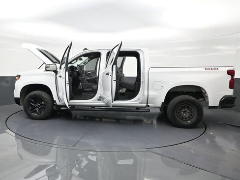 Used 2023 Chevrolet Silverado 1500 Custom Trail Boss AWD/4WD image 29