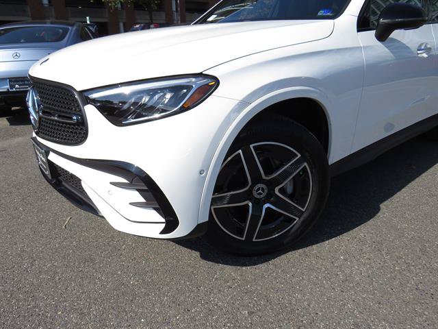 Used 2025 Mercedes-Benz GLC 350e 4MATIC w/ AMG Line image 24