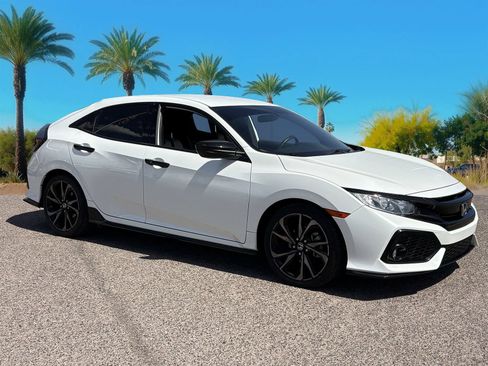 Used 2018 Honda Civic Sport image 8