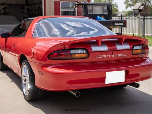 Used 2002 Chevrolet Camaro Z28 w/ SS Performance/Appearance Pkg RWD image 6