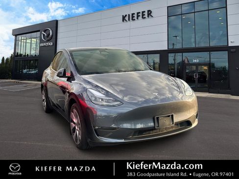 Used 2023 Tesla Model Y Long Range image 1