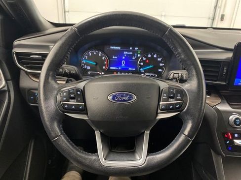 Used 2020 Ford Explorer Limited w/ Class III Trailer Tow Package image 18