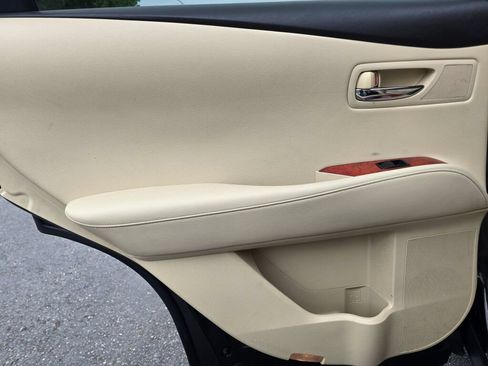 Used 2011 Lexus RX 350 2WD w/ Premium Pkg image 20