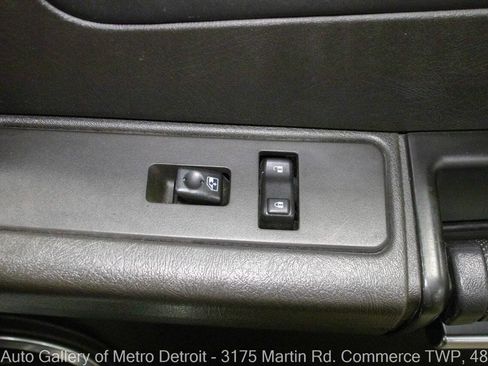 Used 2005 HUMMER H2 Base 4WD 4dr SUV w/ Preferred Equipment Group image 34