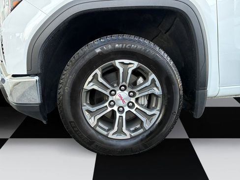 Used 2024 GMC Sierra 1500 SLT image 14