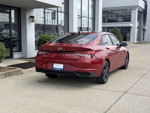 Certified 2022 Hyundai Elantra SEL FWD image 6