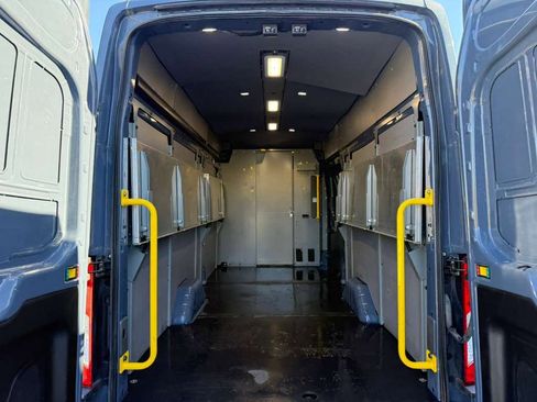 Used 2020 Ford Transit 250 148 High Roof Extended image 32