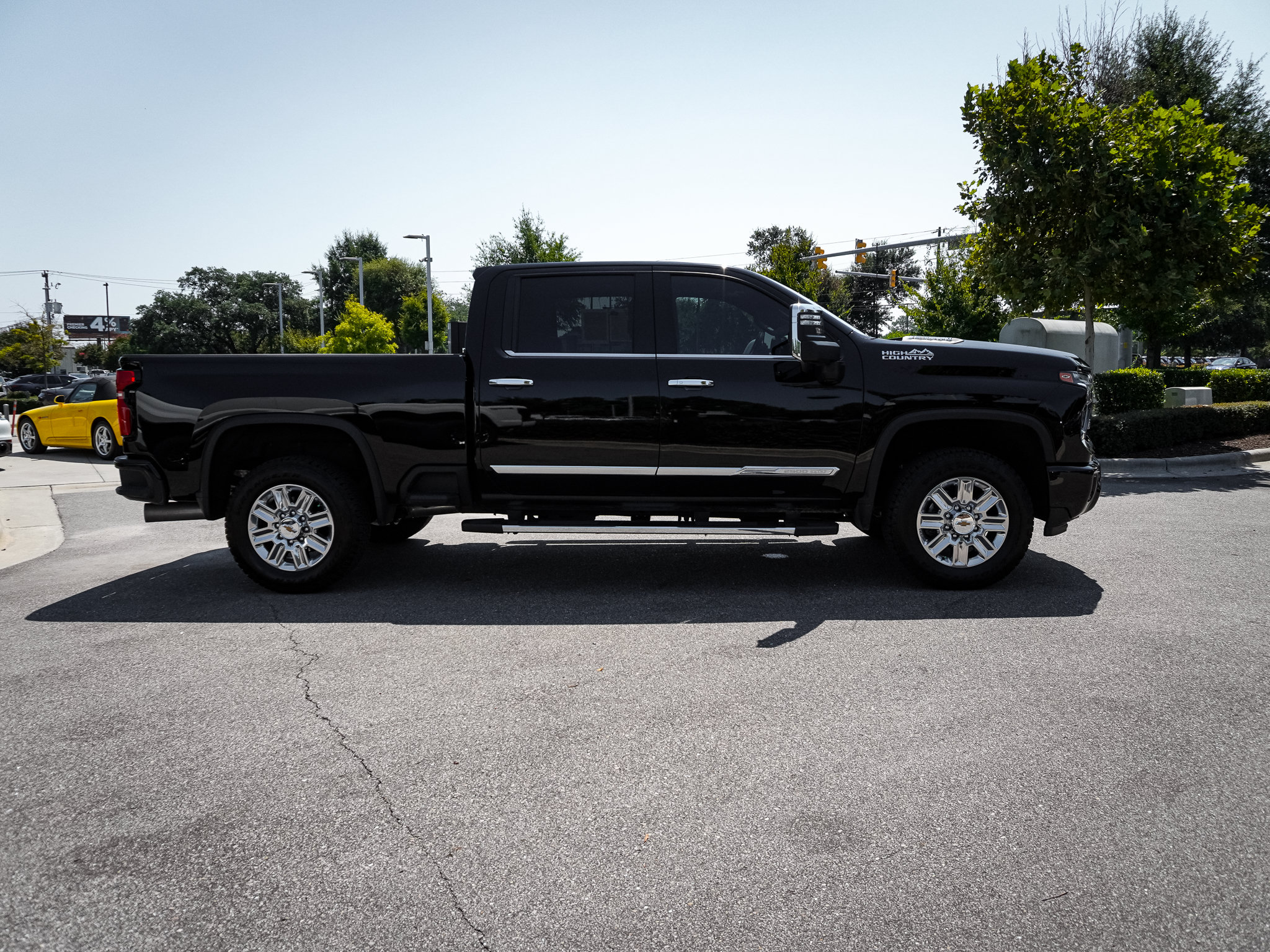 Used 2025 Chevrolet Silverado 2500 High Country w/ High Country Premium Package AWD/4WD image 11