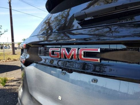 New 2026 GMC Acadia Elevation image 7