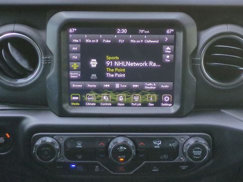 Used 2023 Jeep Wrangler Unlimited Sahara AWD/4WD image 27