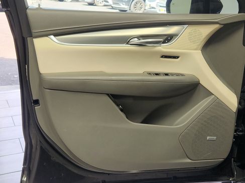 Used 2018 Cadillac XT5 Premium Luxury image 10