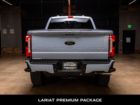 Used 2026 Ford F250 Lariat w/ Black Appearance Package image 8
