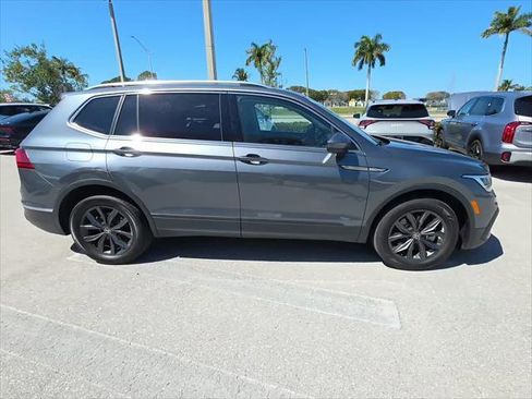 Used 2023 Volkswagen Tiguan SE FWD image 6