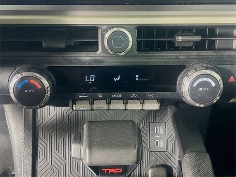 Used 2024 Toyota Tacoma TRD Sport image 22