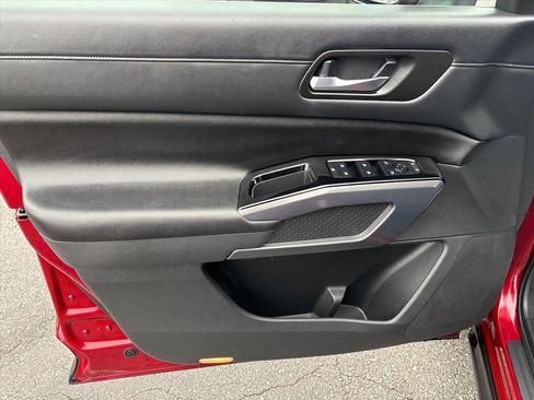 Used 2022 Nissan Pathfinder SL w/ SL Premium Package image 8