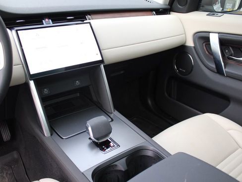 Certified 2025 Land Rover Discovery Sport S image 20