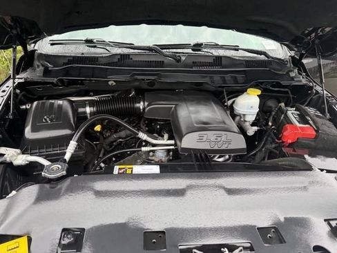 Used 2024 RAM 1500 Classic SLT AWD/4WD image 34