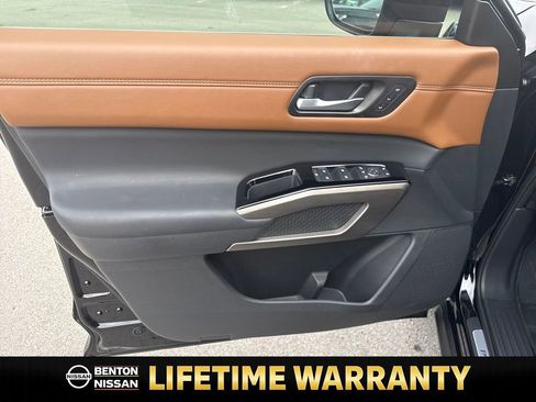 Certified 2025 Nissan Pathfinder Platinum image 13