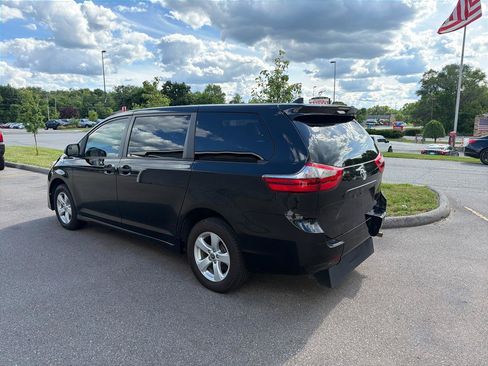 Used 2020 Toyota Sienna L FWD image 4