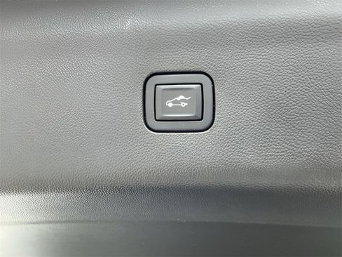 Used 2021 Buick Enclave Essence w/ Sport Touring Edition image 19