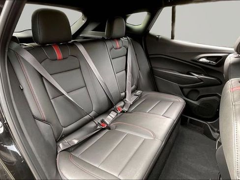 Used 2024 Chevrolet Trax RS w/ Sunroof Package image 17