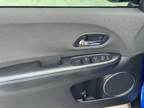 Used 2019 Honda HR-V EX image 12