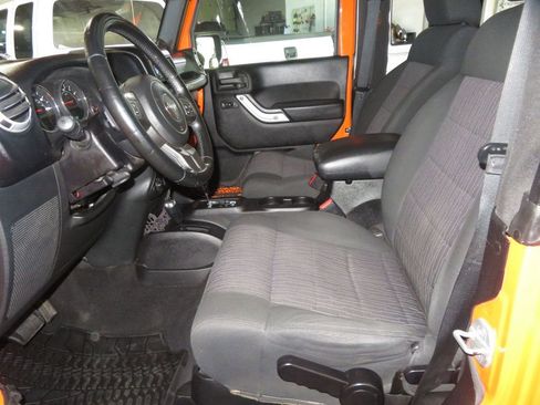 Used 2012 Jeep Wrangler Sahara image 17