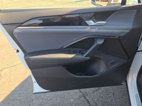 Used 2025 Volkswagen Tiguan SEL R-Line image 22