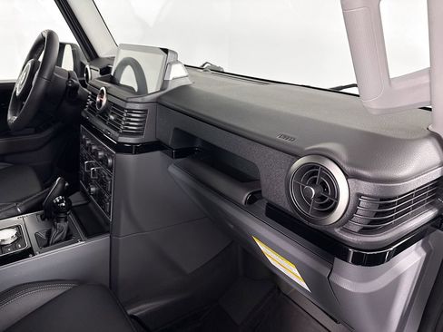 Used 2025 INEOS Grenadier Base image 27