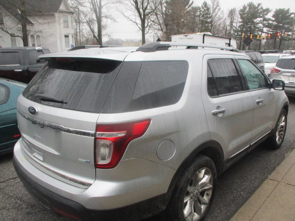 Used 2014 Ford Explorer XLT w/ Equipment Group 202A AWD/4WD image 4