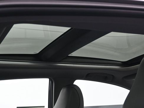 Used 2024 Toyota Camry XLE image 11