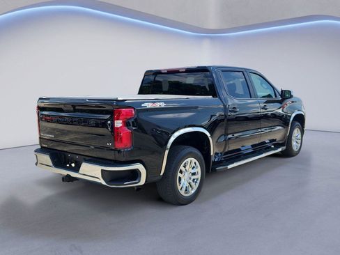 Used 2021 Chevrolet Silverado 1500 LT AWD/4WD image 3