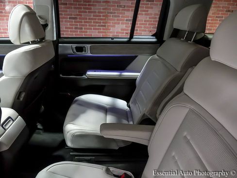 Used 2025 Hyundai Santa Fe Calligraphy image 18