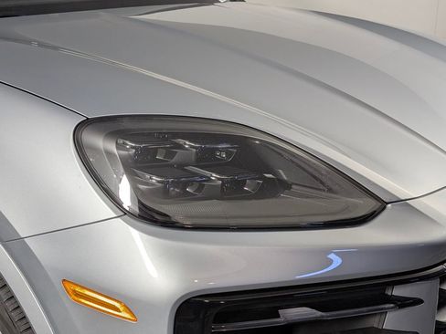New 2026 Porsche Cayenne S image 15