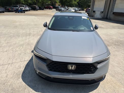 Used 2023 Honda Accord Touring image 14