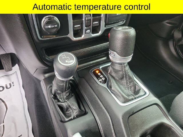 Used 2024 Jeep Wrangler Unlimited Sahara AWD/4WD image 18