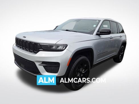 Used 2025 Jeep Grand Cherokee Altitude AWD/4WD image 1