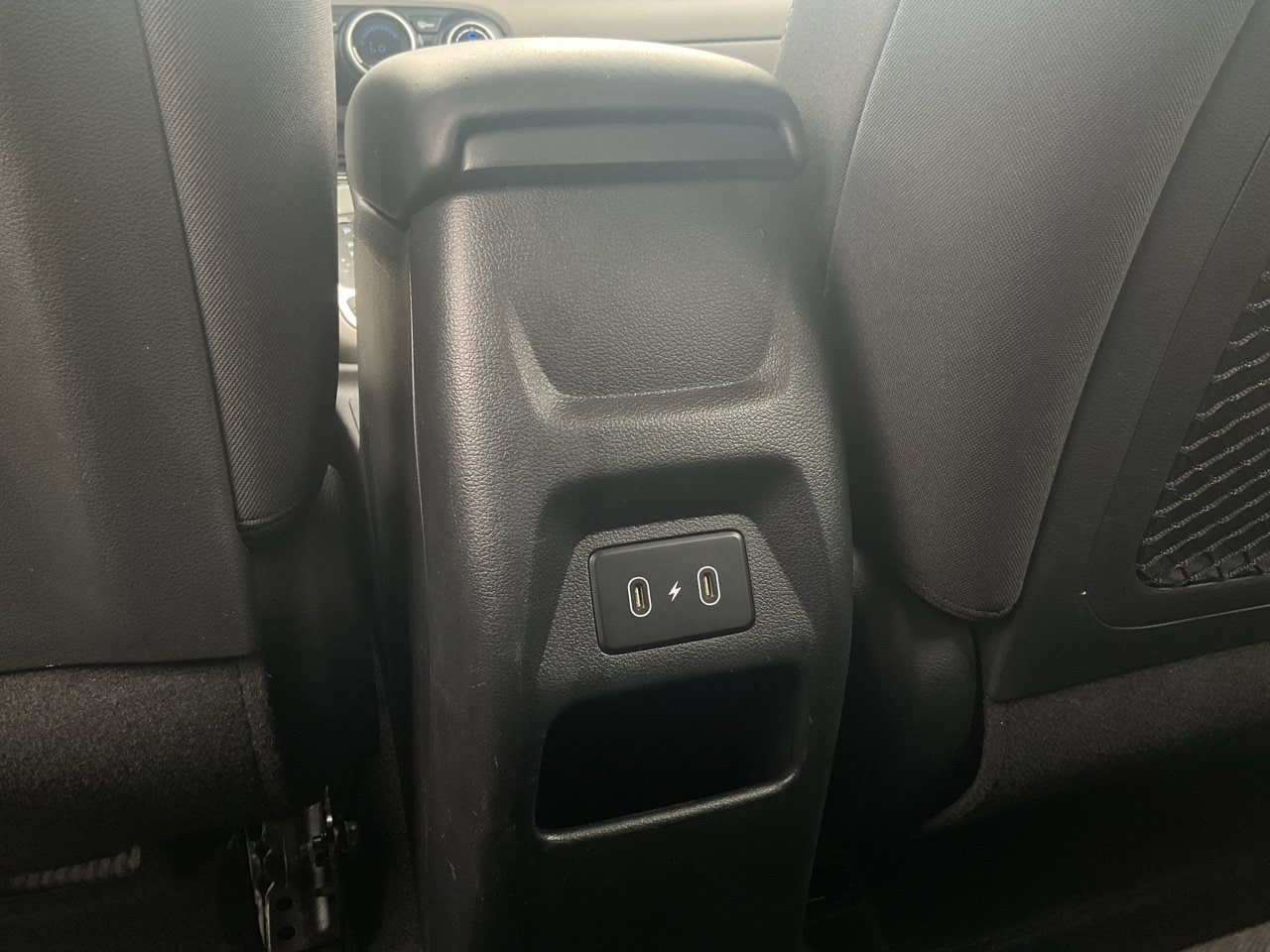 Used 2025 Hyundai Venue SEL FWD image 13