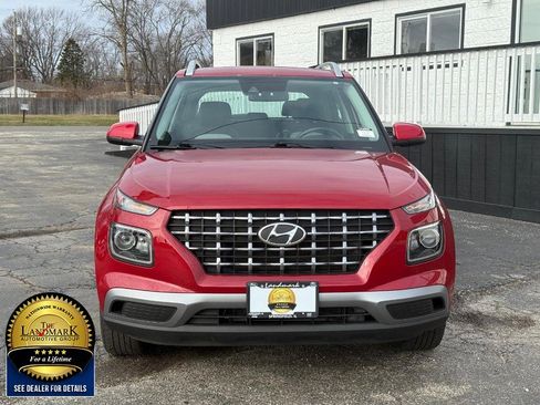 Used 2022 Hyundai Venue SEL w/ Cargo Package image 2