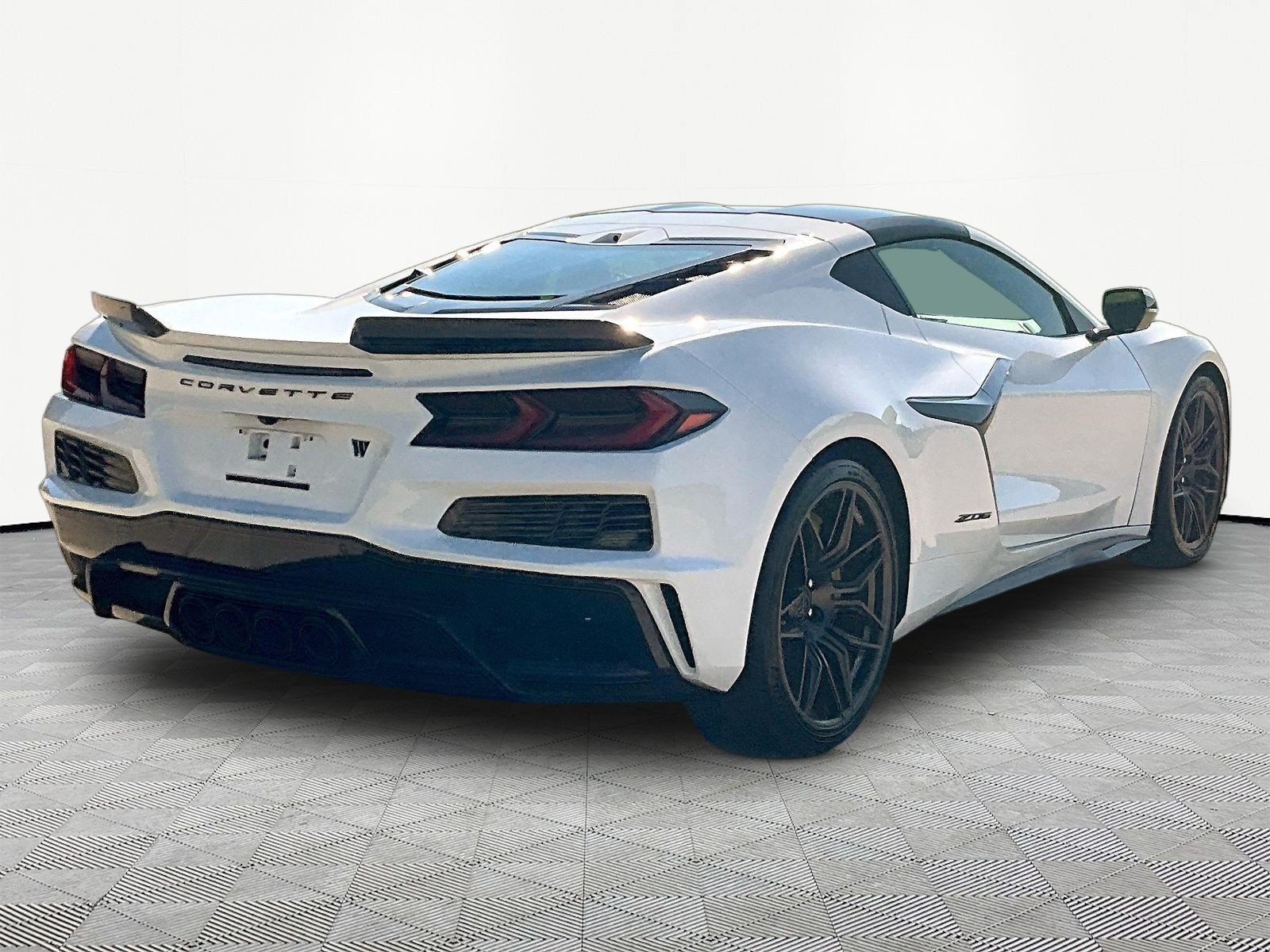 Used 2024 Chevrolet Corvette Z06 w/ Stealth Interior Trim Package RWD image 6