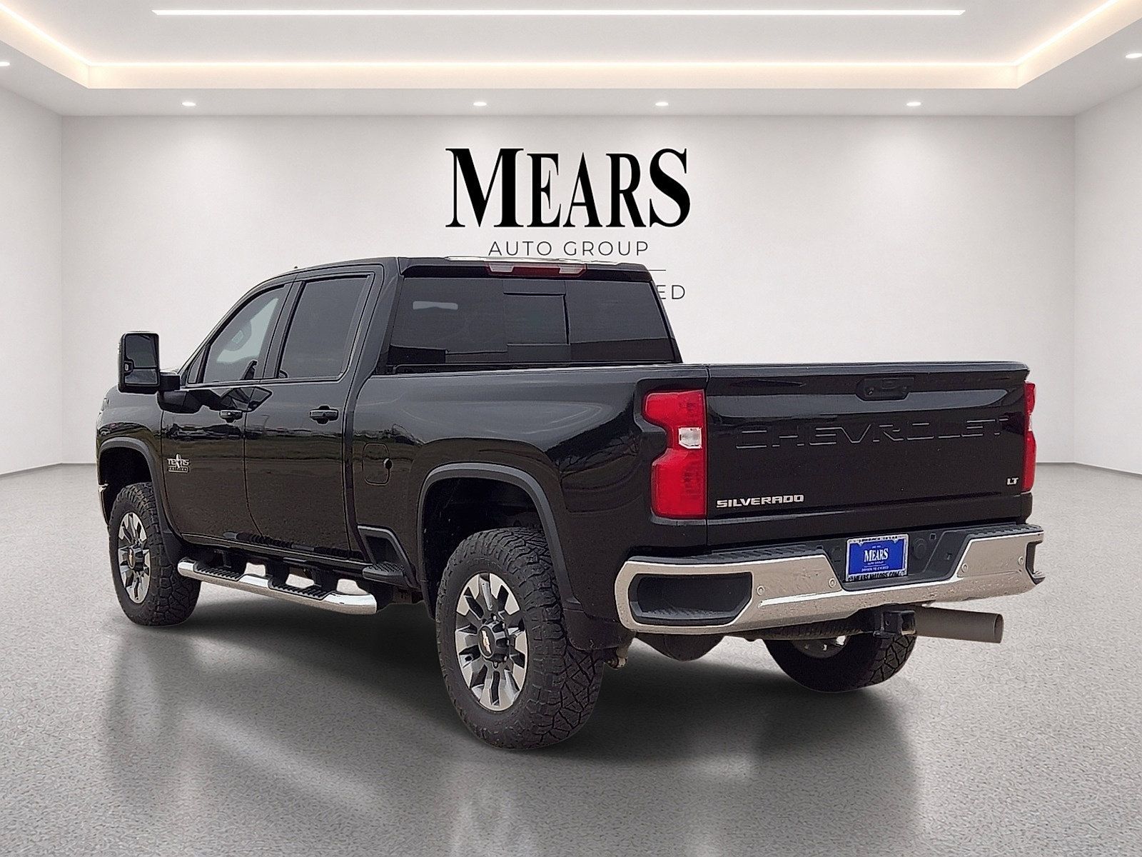 Used 2022 Chevrolet Silverado 2500 LT w/ Texas Edition AWD/4WD image 3