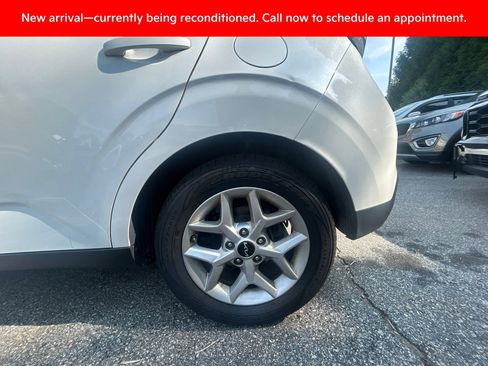 Used 2024 Kia Soul LX w/ Option Group 015 FWD image 10