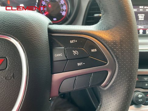 Used 2019 Dodge Challenger SXT w/ Blacktop Package image 8