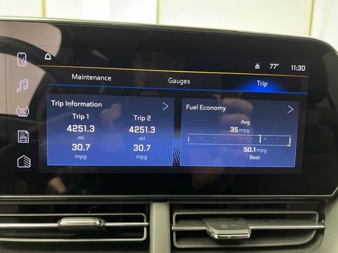 Used 2025 Chevrolet Trax LT w/ LT Convenience Package image 49